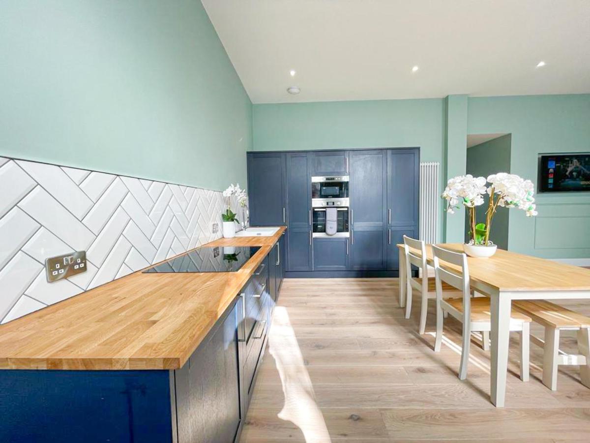 Appartement Beautiful 2Br, Private Entry In Vibrant Leith à Édimbourg Extérieur photo
